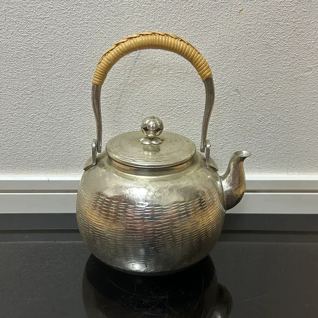 Thumbnail of Silver Teapot (Silver Finish) Tea Ceremony Utensils Kaiseki Tea Box Hounsai Zabosai Tantansai Sochūsai Shichijishiki Mizuya Natsume Chawan Mizusashi Chashaku