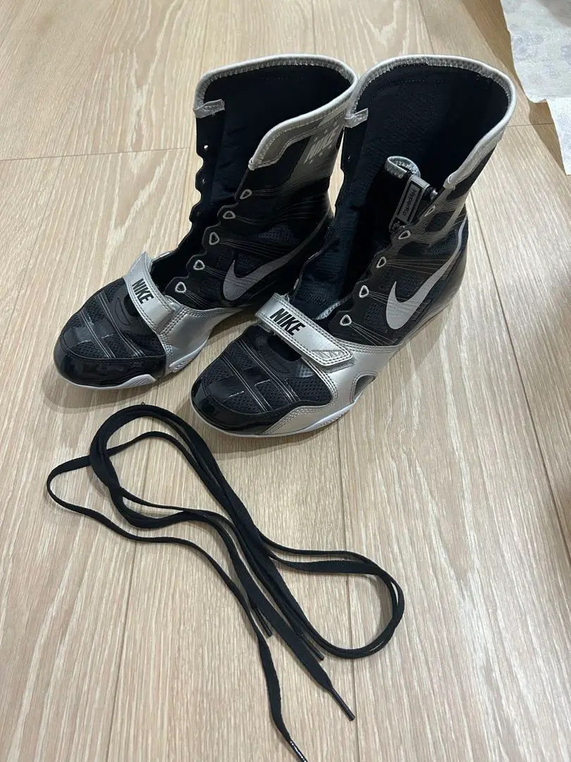 ナイキ　ハイパーKO　マニーパッキャオモデル NIKE(ナイキ) ボクシングシューズ ハイパーKO/ブラック×シルバー
