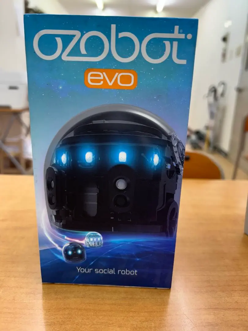 ozobot 　小型ロボット　プログラミング 送料無料　詳細は不明 Amazon | 【国内正規品-保証付き-】Ozobot Evo（オゾボット エボ