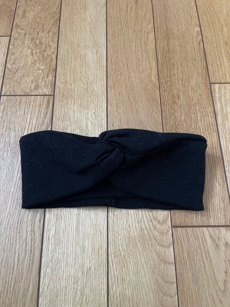 Thumbnail of Black twist hairband