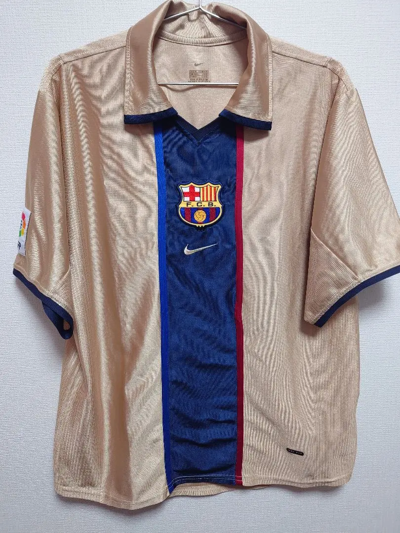 た*ず様 【新品】FCバルセロナ×トラビス L レトロ　2001 ユニフォーム た*ず様 【新品】FCバルセロナ×トラビス L レトロ 2001