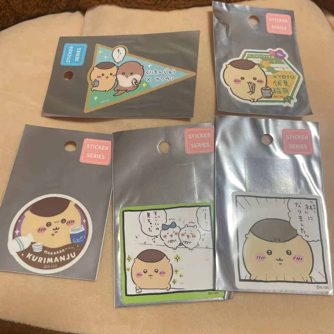 吉伊卡哇 可黏貼於手機的貼紙 栗子饅頭 5張套組 的縮圖