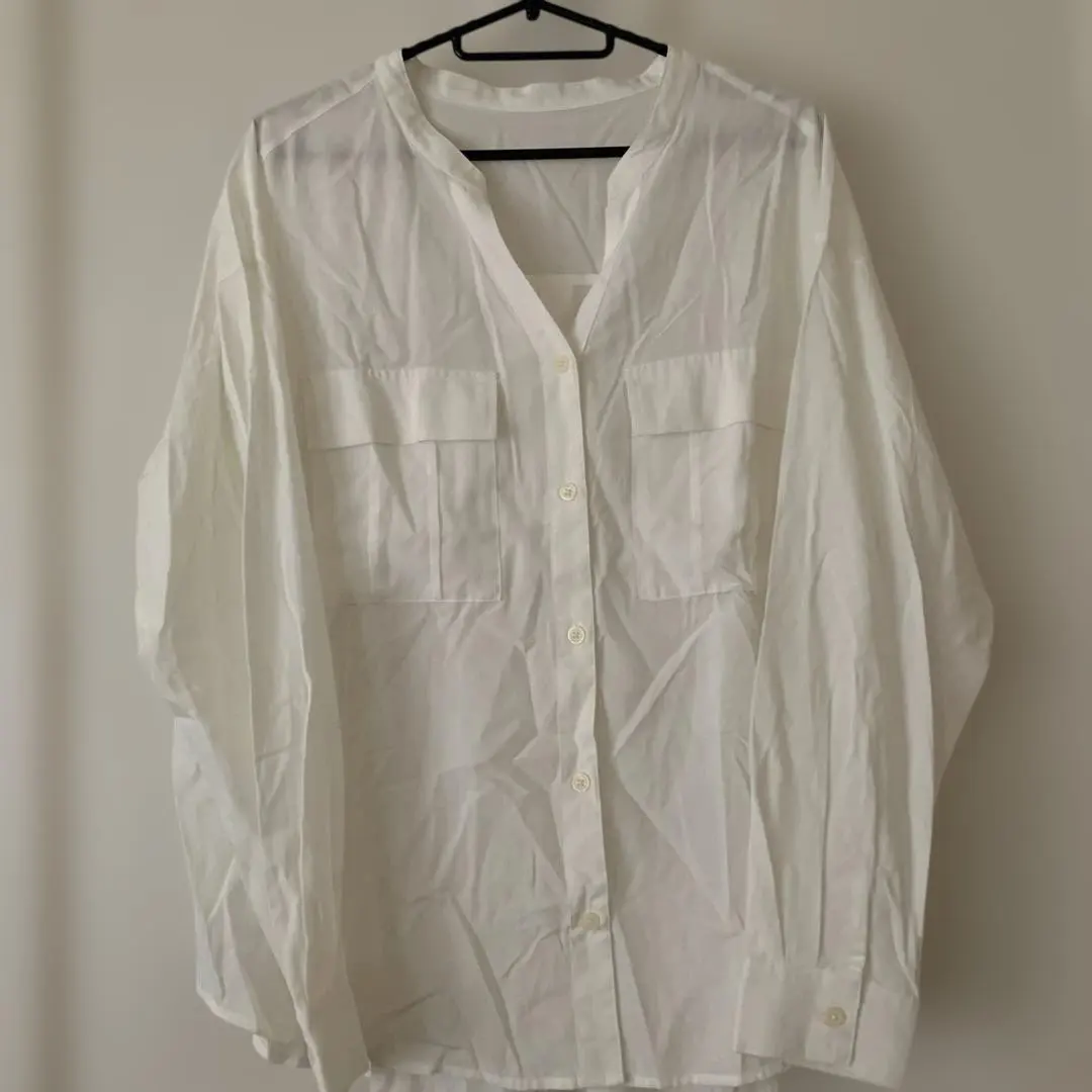 Thumbnail of White long-sleeved shirt L