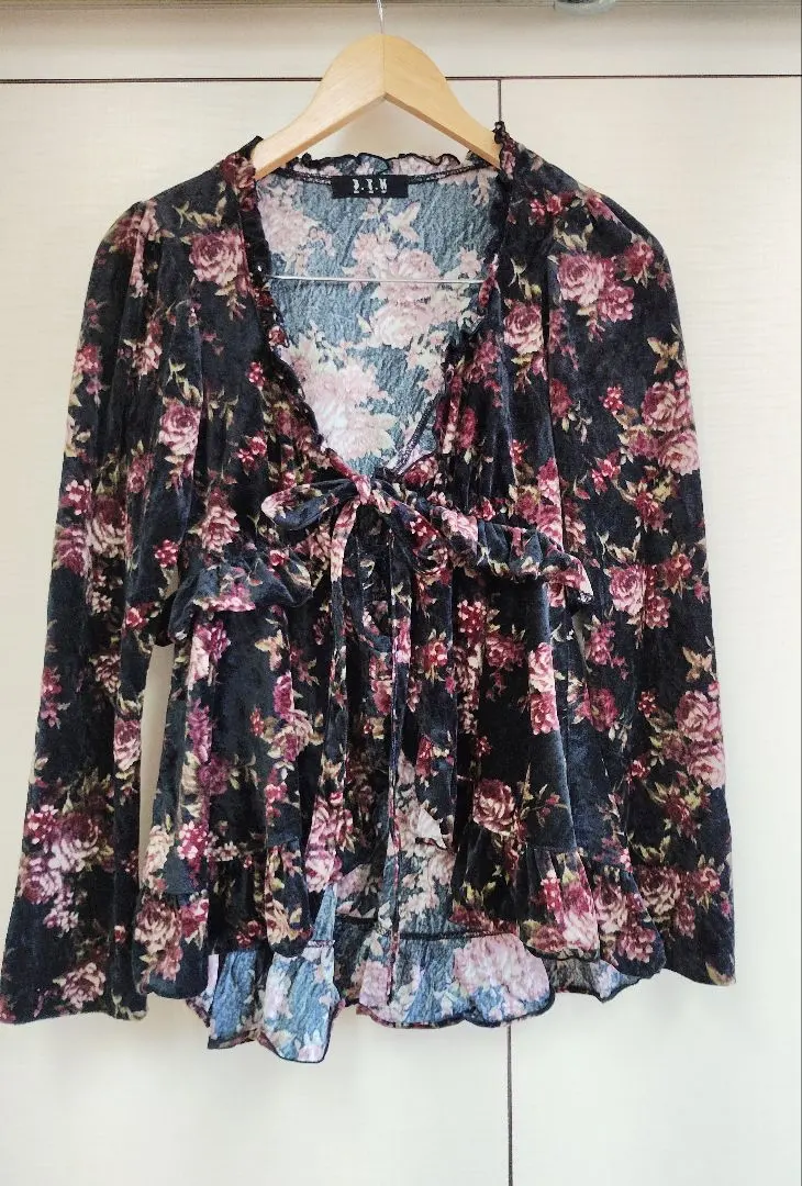 Thumbnail of BLACK PEACE NOW Maximum Velour Fabric Cardigan Bolero