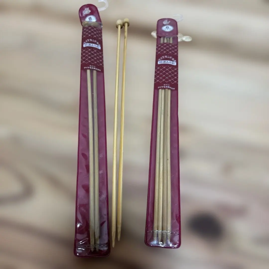 Thumbnail of Diamond Yarn ⭐️ Size 6 knitting needles (4) ⭐️ Size 7 needles with knobs (2) ⭐️ Size 8 needles with knobs (2)