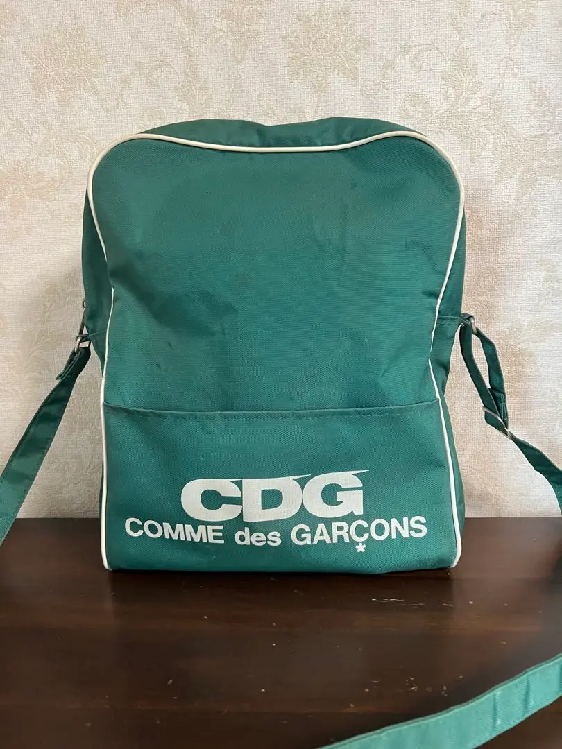 コムデギャルソン CDG エアライン小　美品 コムデギャルソンCDGショルダーバッグ（エアライン・ロゴ