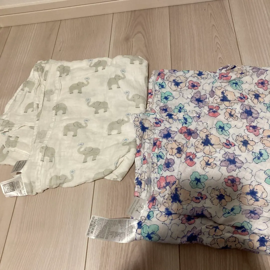 Thumbnail of aden + anais and Swaddle Designs swaddling blankets, set of 2