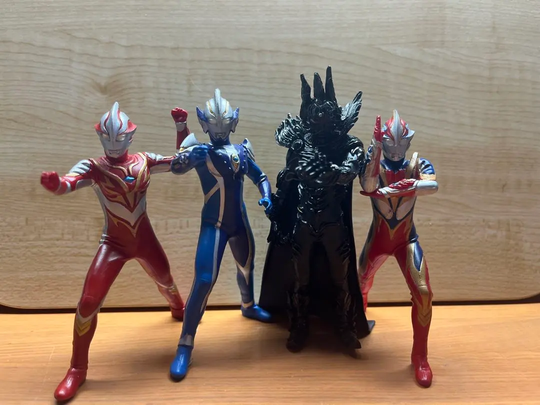 Thumbnail of HDM Souchaku UltraMan Mebius Hikari & Emperor Alien