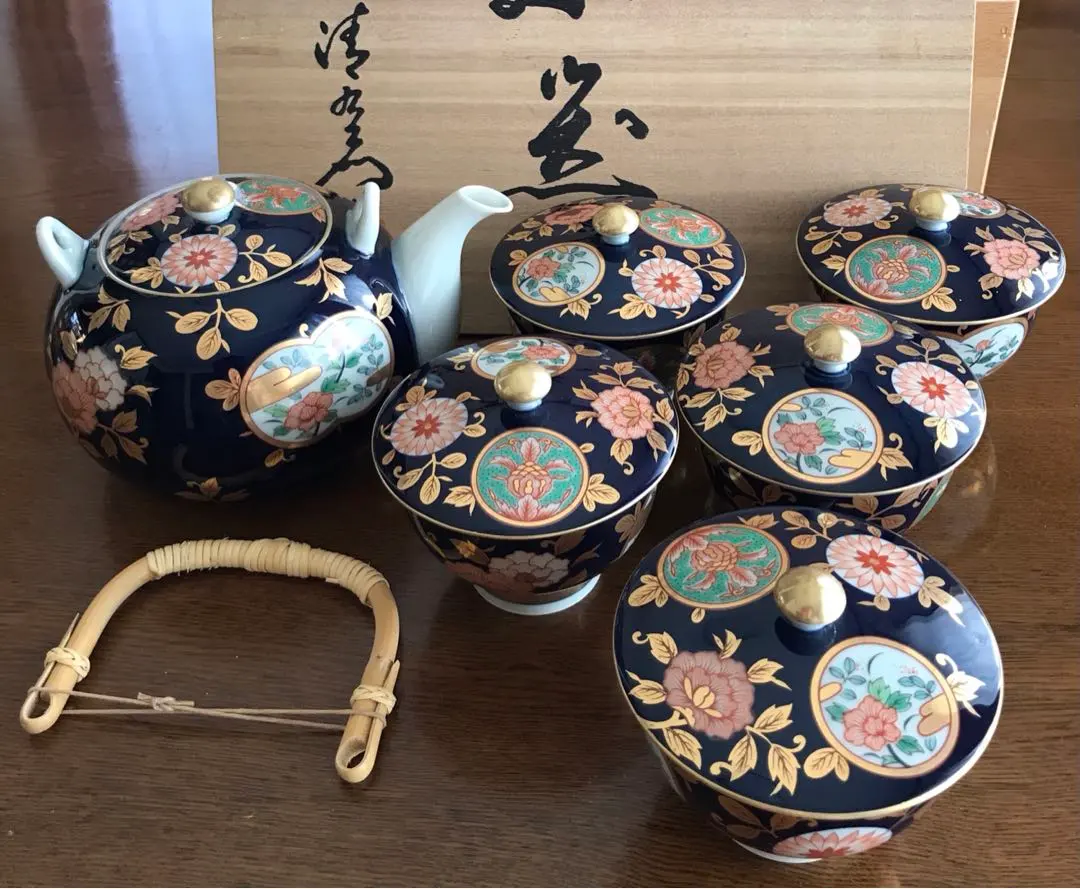 Thumbnail of Arita-yaki Tea Set