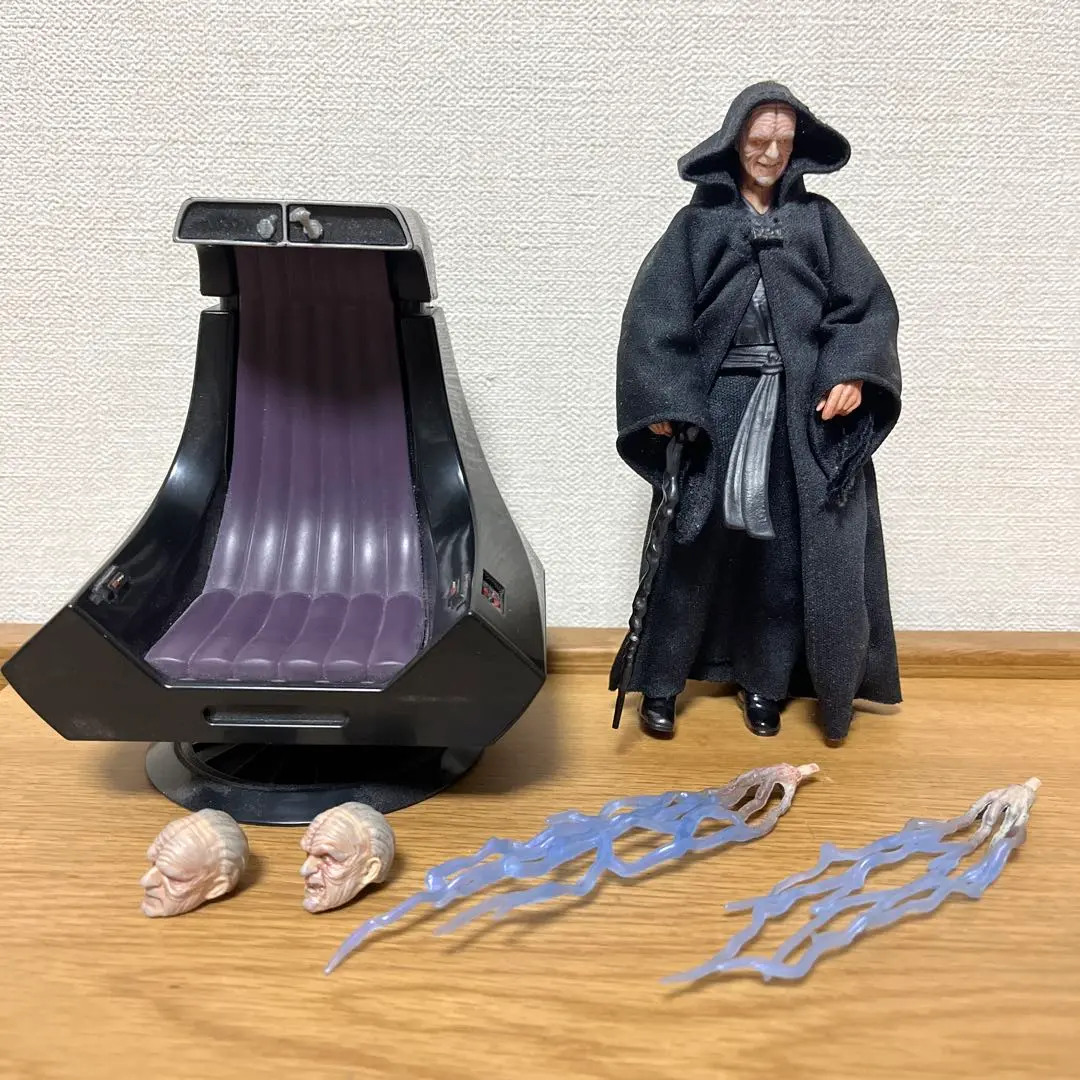 ハズブロ スターウォーズ ブラックシリーズ パルパティーン皇帝＆玉座 Amazon.co.jp: 【Amazon.co.jp限定】ハズブロ(HASBRO)スター