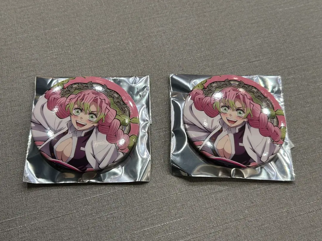Thumbnail of Demon Slayer: Kimetsu no Yaiba - Swordsmith Village Arc Random Can Badge - Mitsuri Kanroji x 2