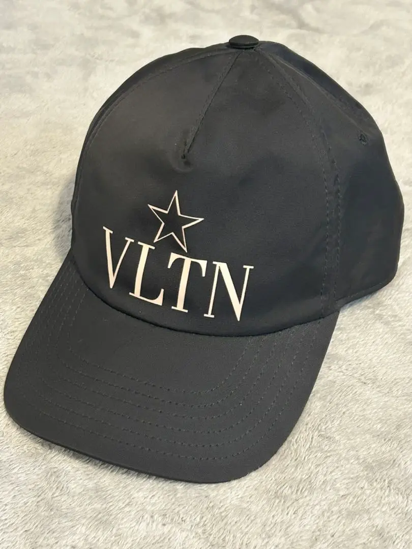 数量限定★VALENTINO ロックスタッズ ベースボールキャップ ロックスタッズ スタッズアップリケ コットン ベースボール