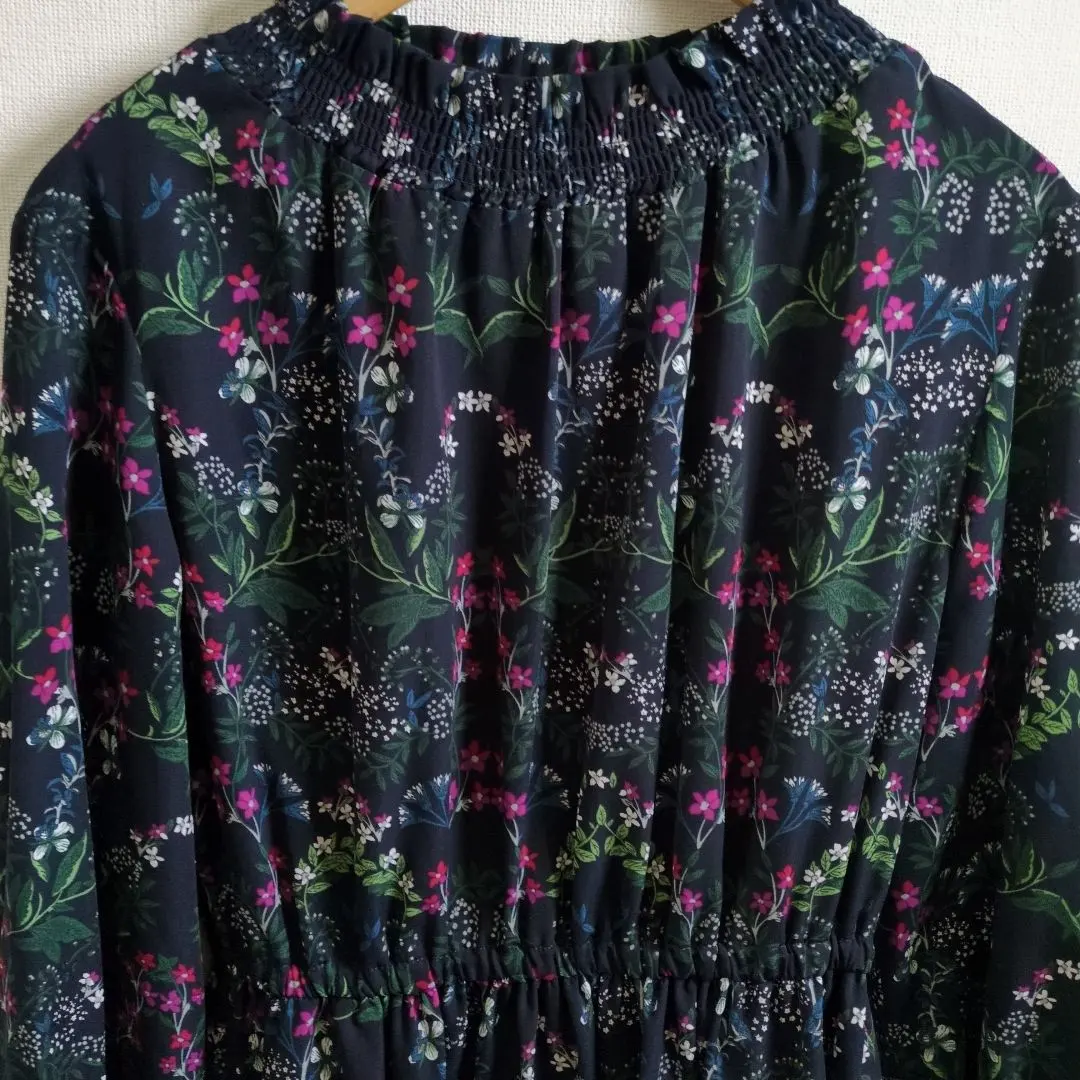 Thumbnail of Beautiful floral navy long-sleeved long dress