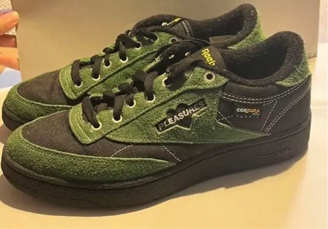 2025年最新】pleasures reebokの人気アイテム - メルカリ