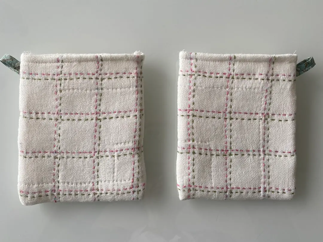 Thumbnail of Pot holders made from Nara mosquito net fabric