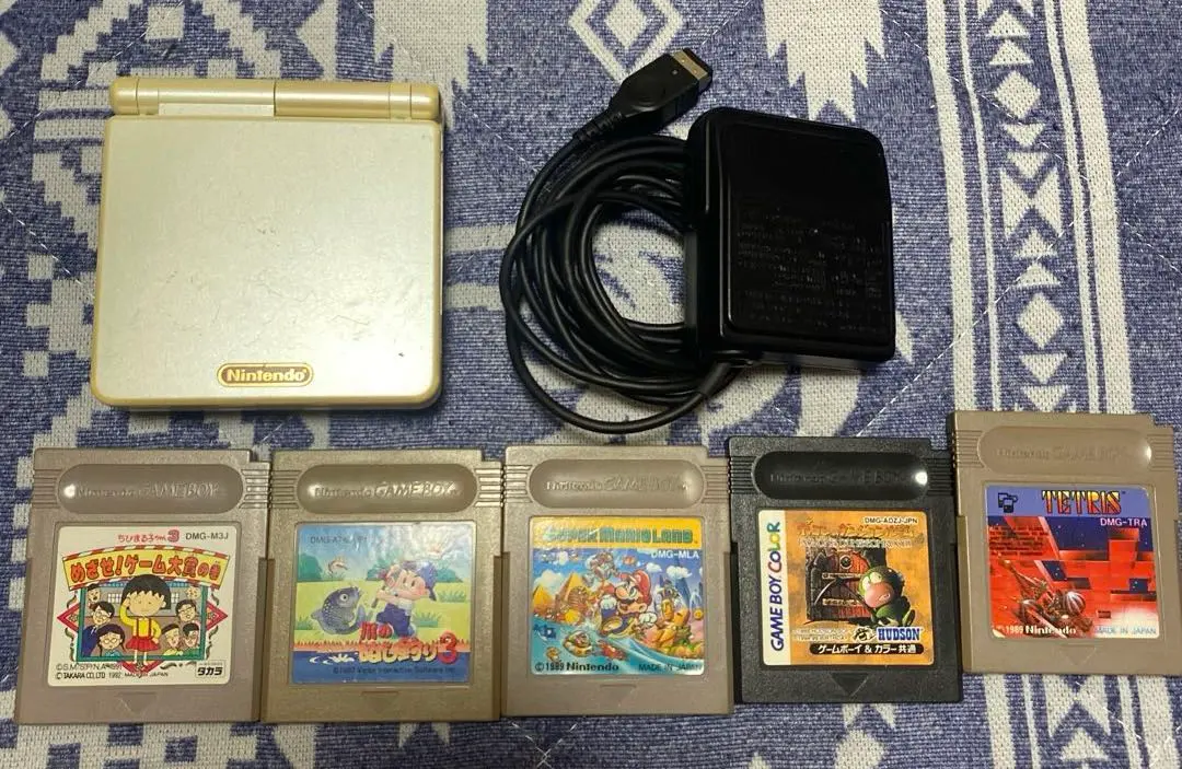 Thumbnail of Nintendo Game Boy Advance SP Famicom Color - Screen has vertical lines