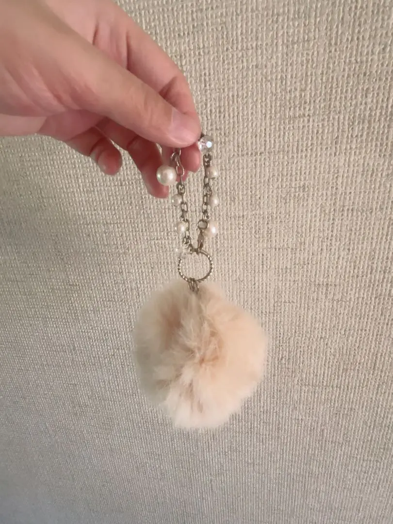 毛茸茸閃亮可愛又時尚的米色毛皮鑰匙圈・鑰匙環 的縮圖