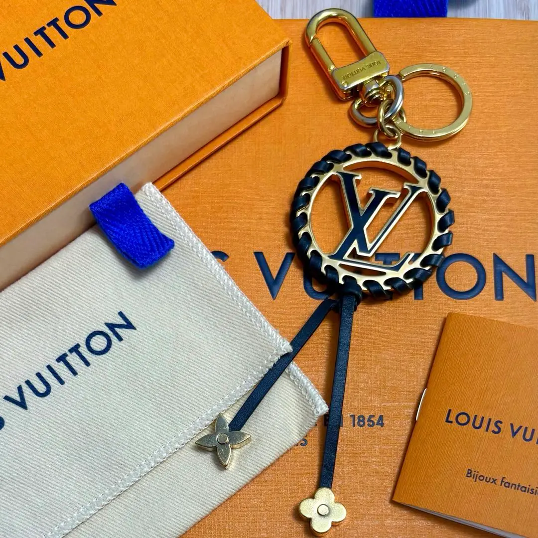 [SALE]ヴィトン Vuitton キーホルダー・ベリー 2025年最新】ヴィトンキーホルダーベリーの人気アイテム - メルカリ