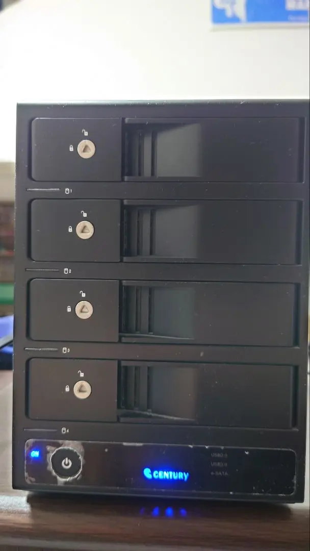 中古・裸族の集合住宅・CRSJ35EU3・センチュリー製 販売終了】 裸族の集合住宅 USB3.0＆eSATA (CRSJ35EU3) - 株式