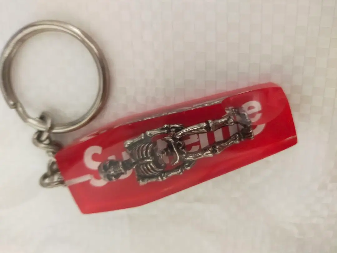 小物 20SS Supreme Skeleton Keychain 24aw Supreme Skeleton Keychain Black - SS20 - US