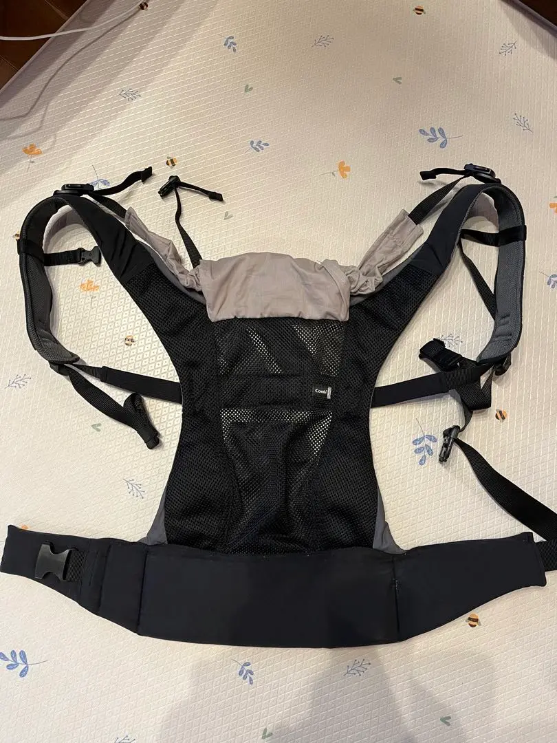 ✨未使用 コンビ Hugtte ハグッテ 抱っこひも✨ ベビーキャリー ブラック hugtte(ハグッテ)シリーズ - Babiew(べビュー) - Babiew