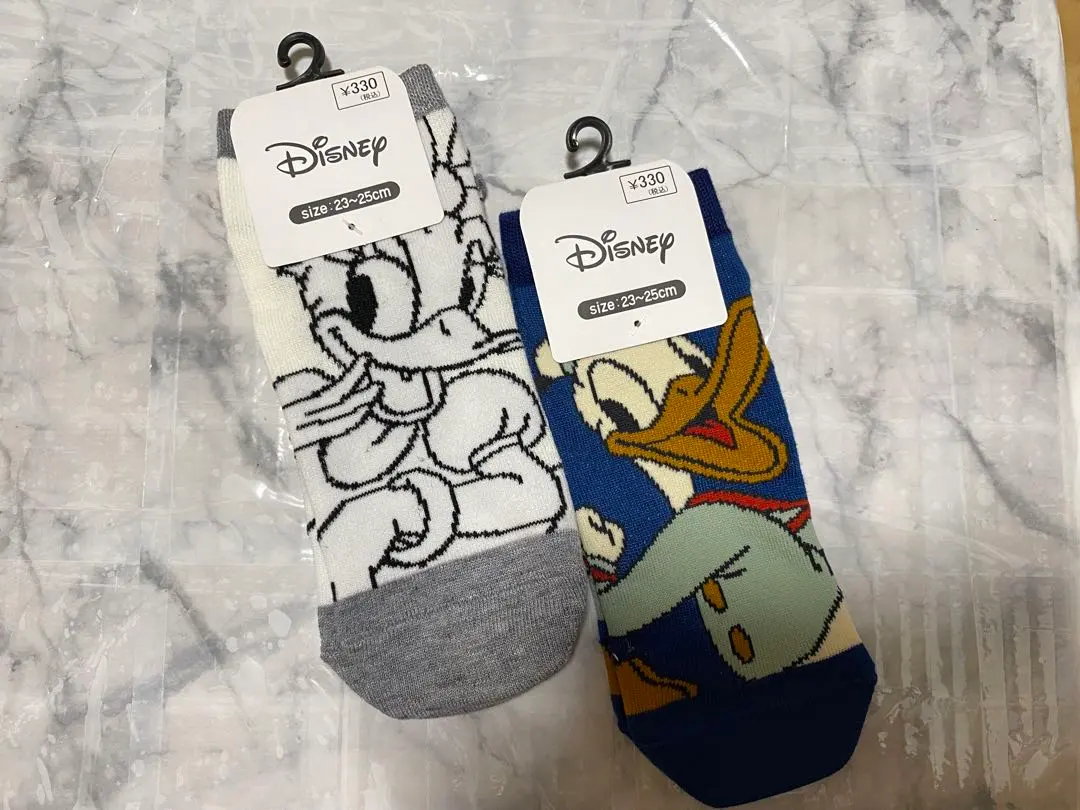 迪士尼 襪子 2雙組 全新 唐老鴨 黛絲 未使用 23-25cm 的縮圖