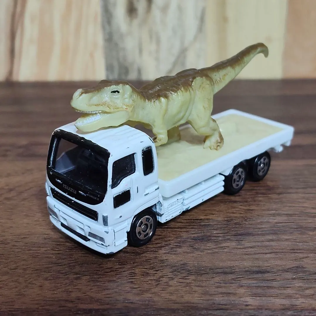 Thumbnail of Tomica Isuzu Giga Dinosaur Transport Truck