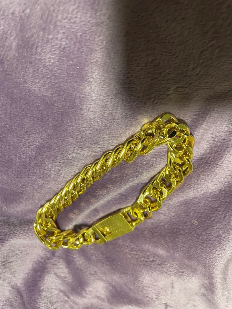 Thumbnail of Gold bracelet