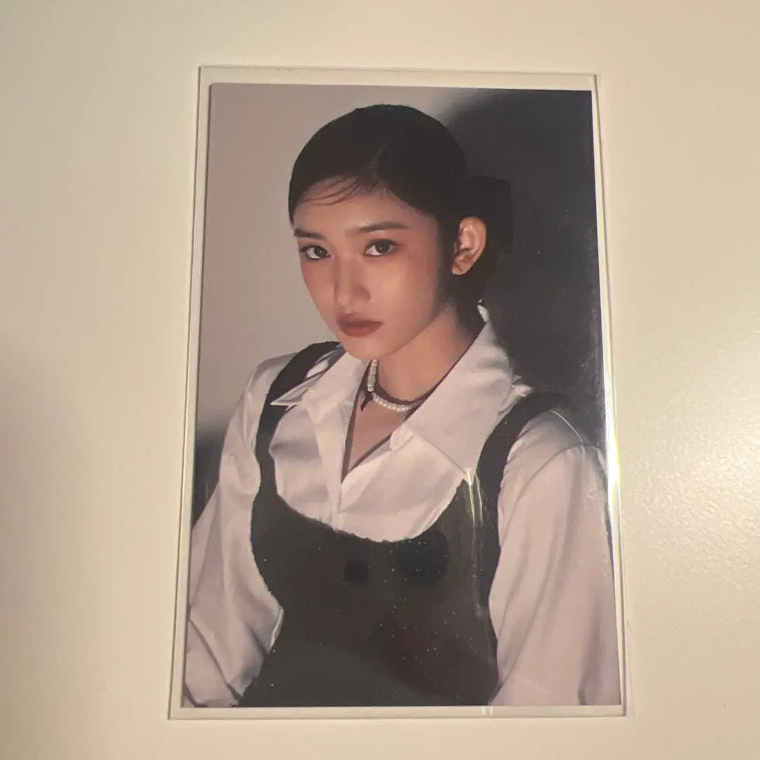 Thumbnail of IVE trading card, Leeseo, i've mine