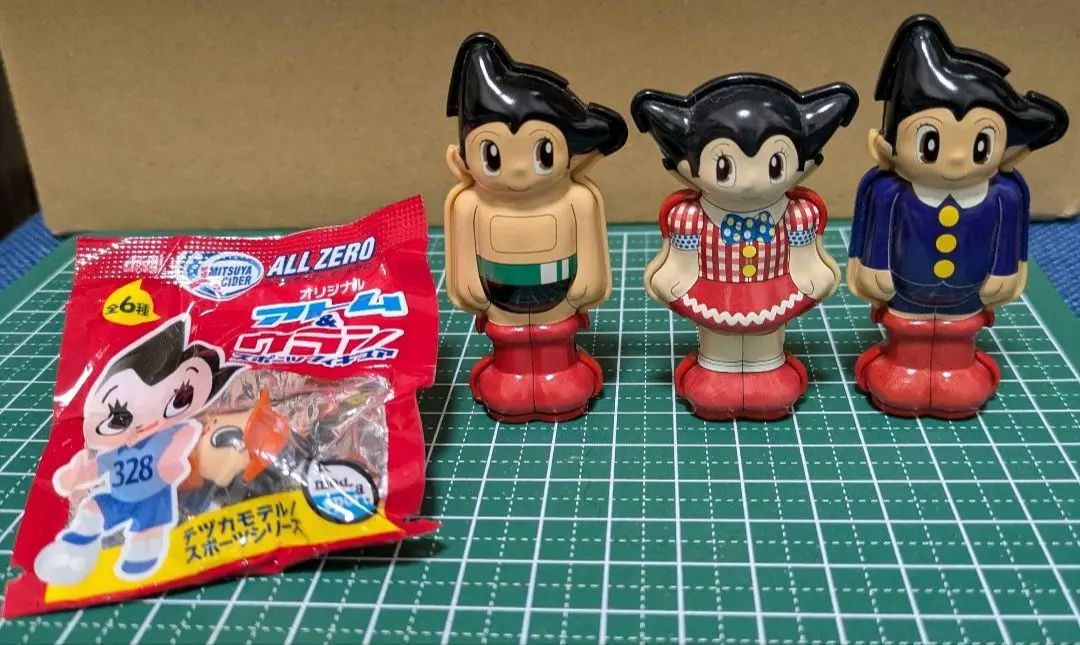 昭和レトロ❗鉄腕アトム　ブリキ光線銃(絶版/中古/日本製) 昭和レトロ❗鉄腕アトム ブリキ光線銃(絶版/中古/日本製) - メルカリ