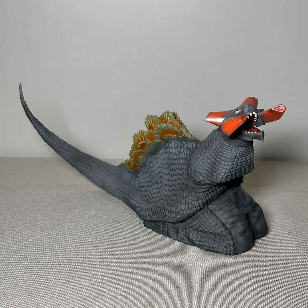 ウルトラ大怪獣シリーズ5000　ギラドラス Amazon | ウルトラ大怪獣シリーズ5000 ギラドラス 激闘カラーVer