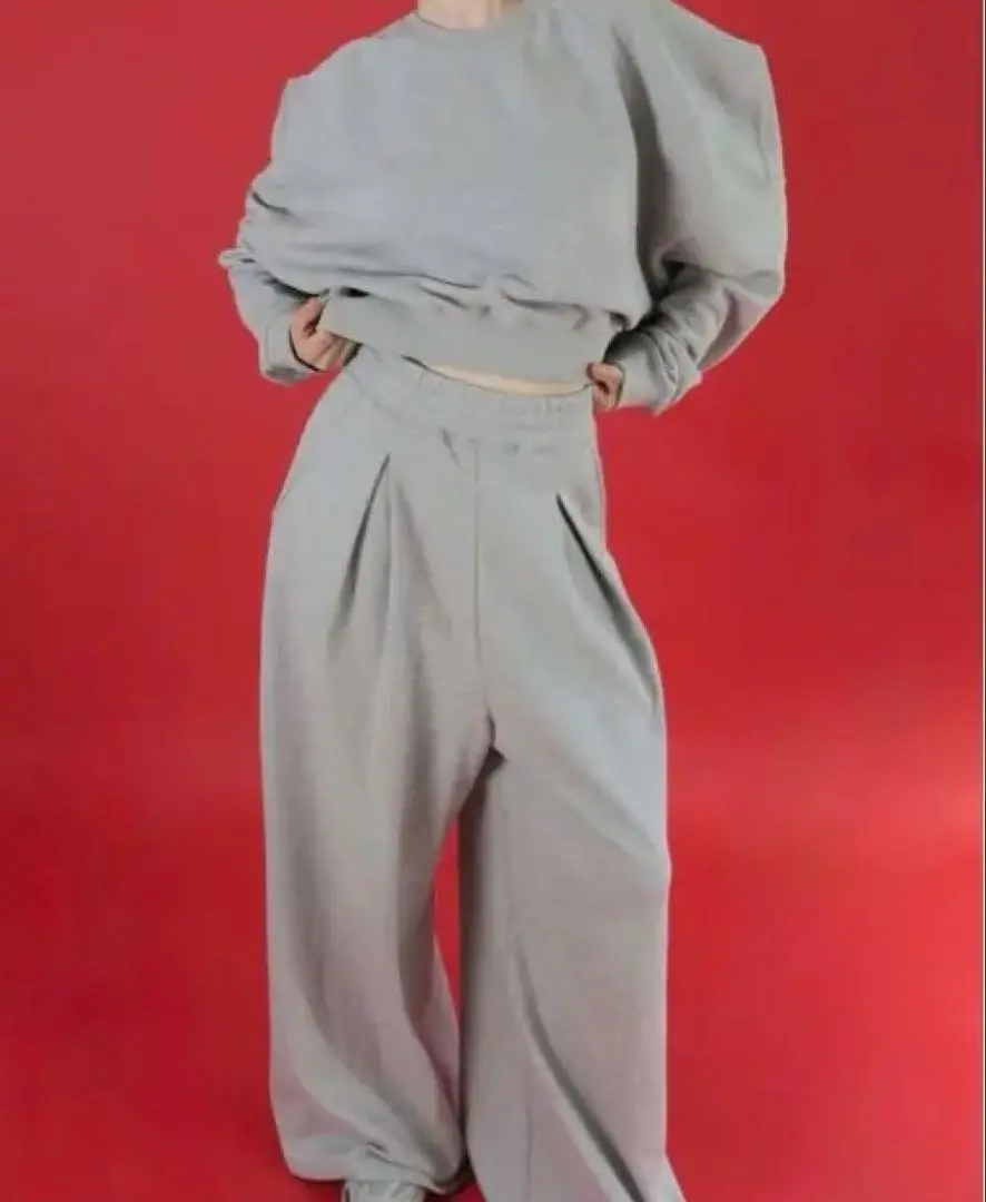 u♡金子綾さん着用 AMOMMA PUFF SLEEVE SWEAT AMOMMA PUFF SLEEVE SWEAT ブラック
