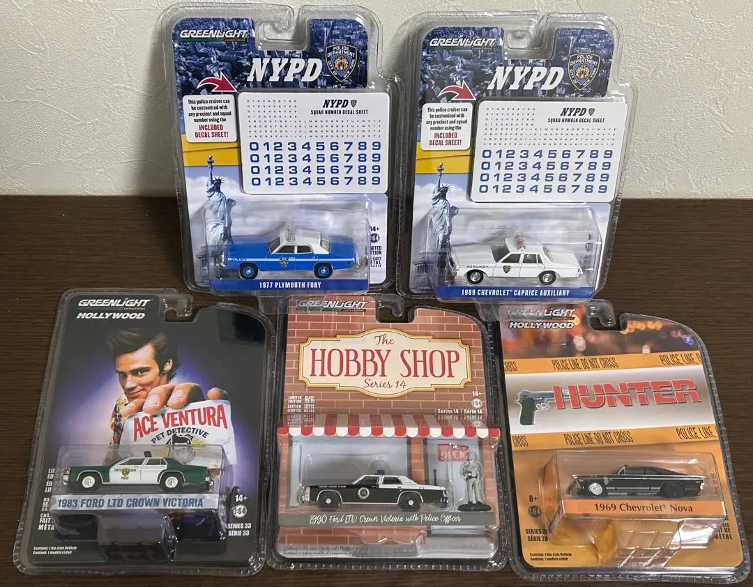 GREENLIGHT 1/64 グリーンライトシリーズ NY市警 など5種セット Amazon | Greenlight 42980-Fホットパースートシリーズ40-2019