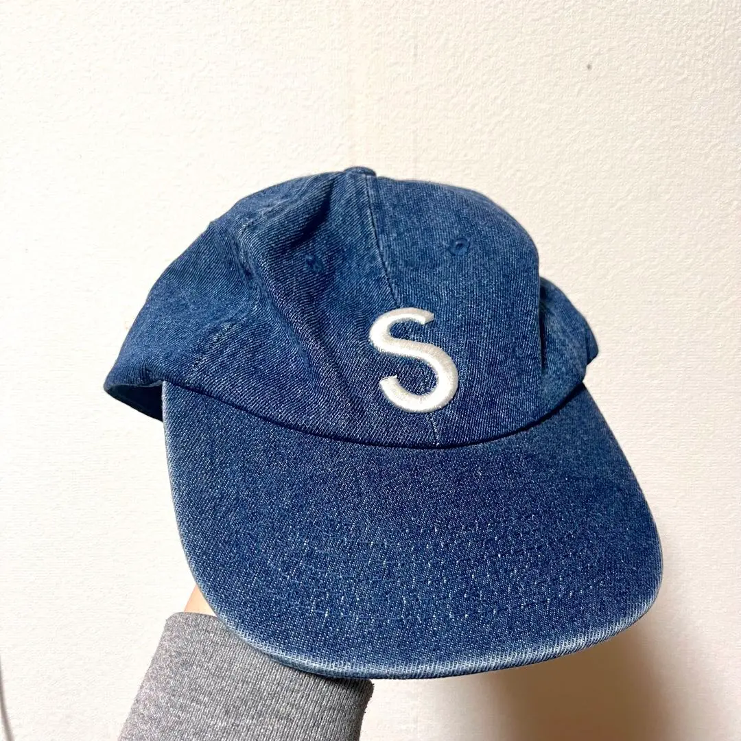 牛仔布棒球帽 S 標誌 的縮圖