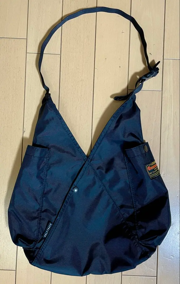 half track productsブラックショルダーバッグ Half Track＜Black＞ | new trip