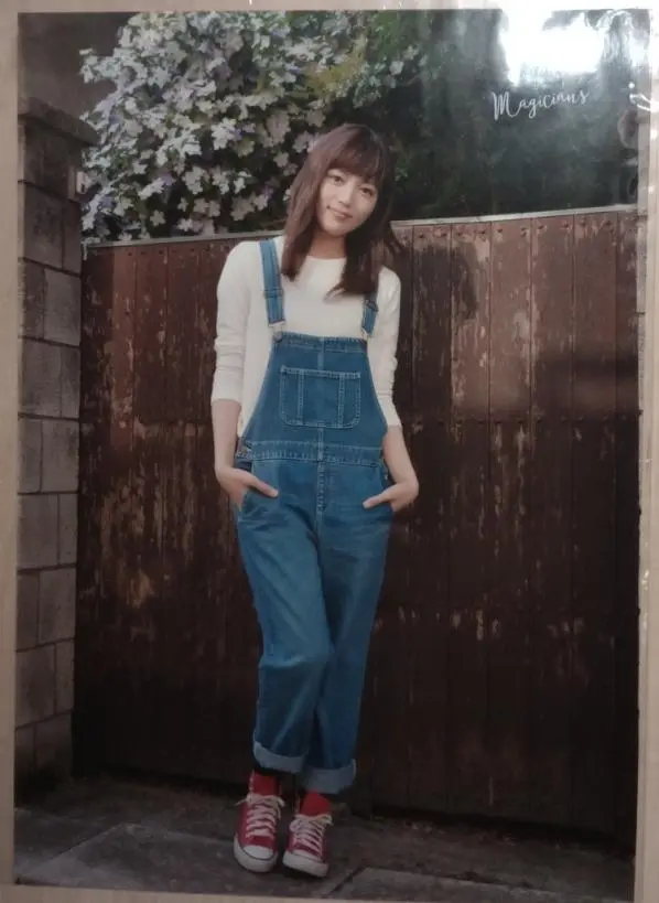 Amazon.co.jp: 川口春奈 始球式 直筆サインボール 生写真付