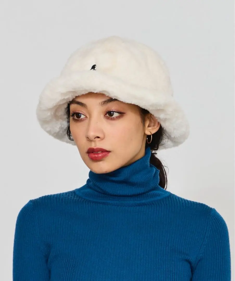 KANGOL SMU Faux Fur Casual ホワイト 深瀬くん着用 KANGOL「Faux Fur Casual」を着用したFukase。 - セカオワFukase