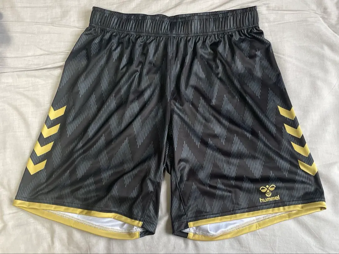 興國高等學校 男子排球隊 比賽短褲 制服 排球 排球 的縮圖