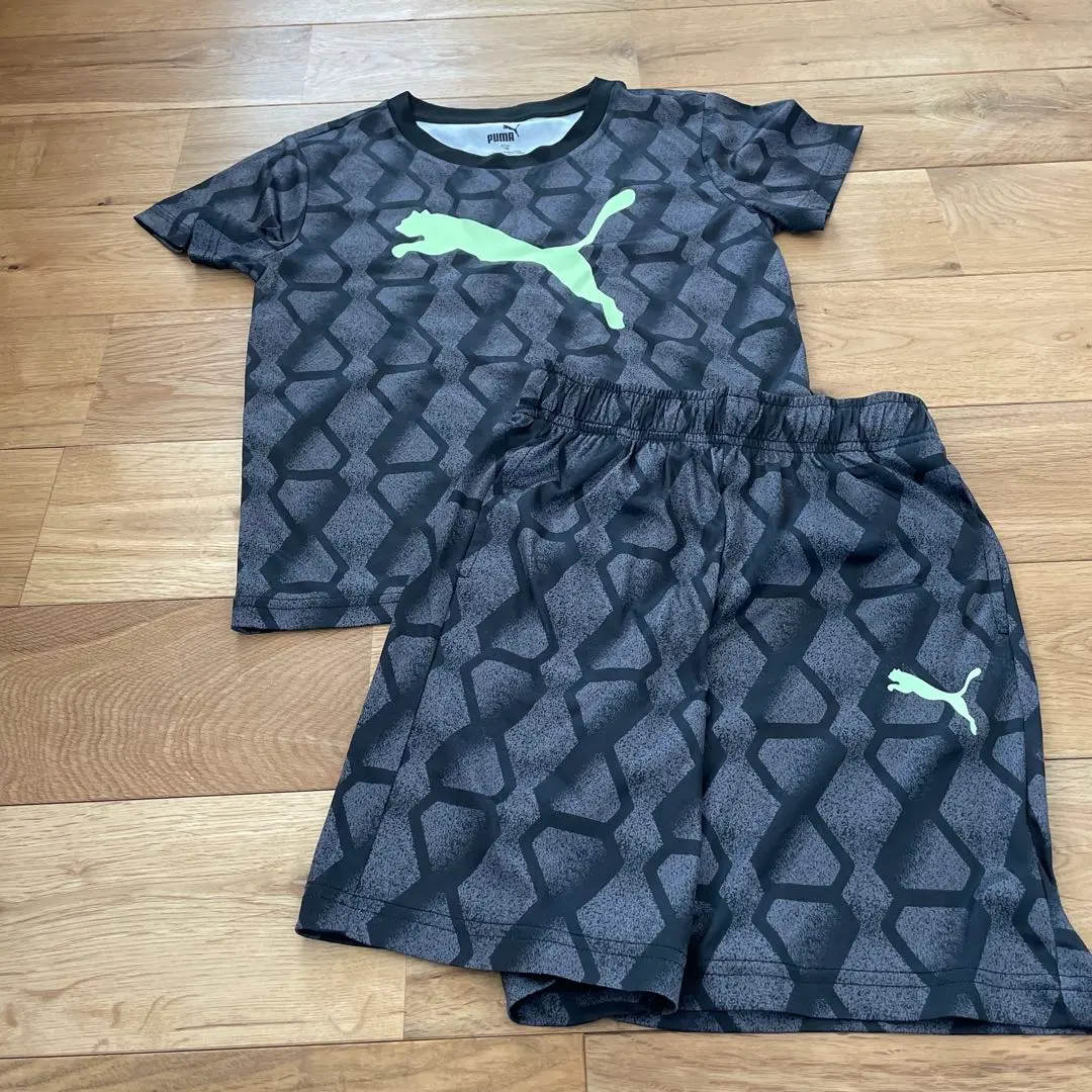 PUMA T恤與短褲套裝 130已降價。 的縮圖