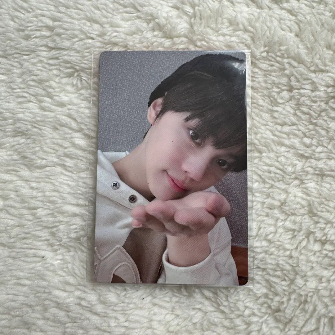 Thumbnail of ZEROBASEONE Gyuvin solar Mnet Plus Chat trading card