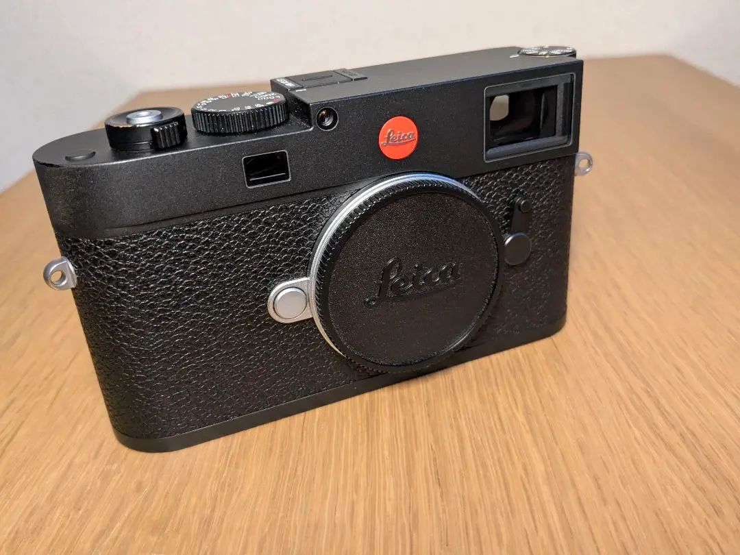 Leica M11 ブラックペイント 純正サムレスト付き ライカM11にクラシックなデザインを印象付ける…ブラックペイント