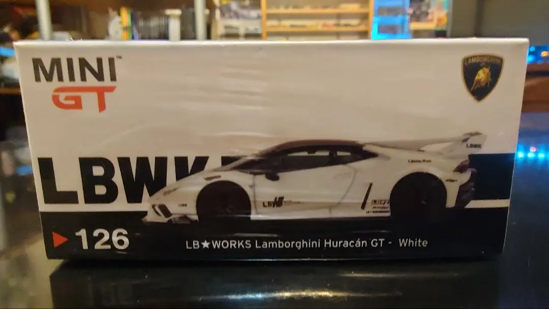 MINI GT LBWK ウラカン 4台セット トイザらス限定2台、通常品2台