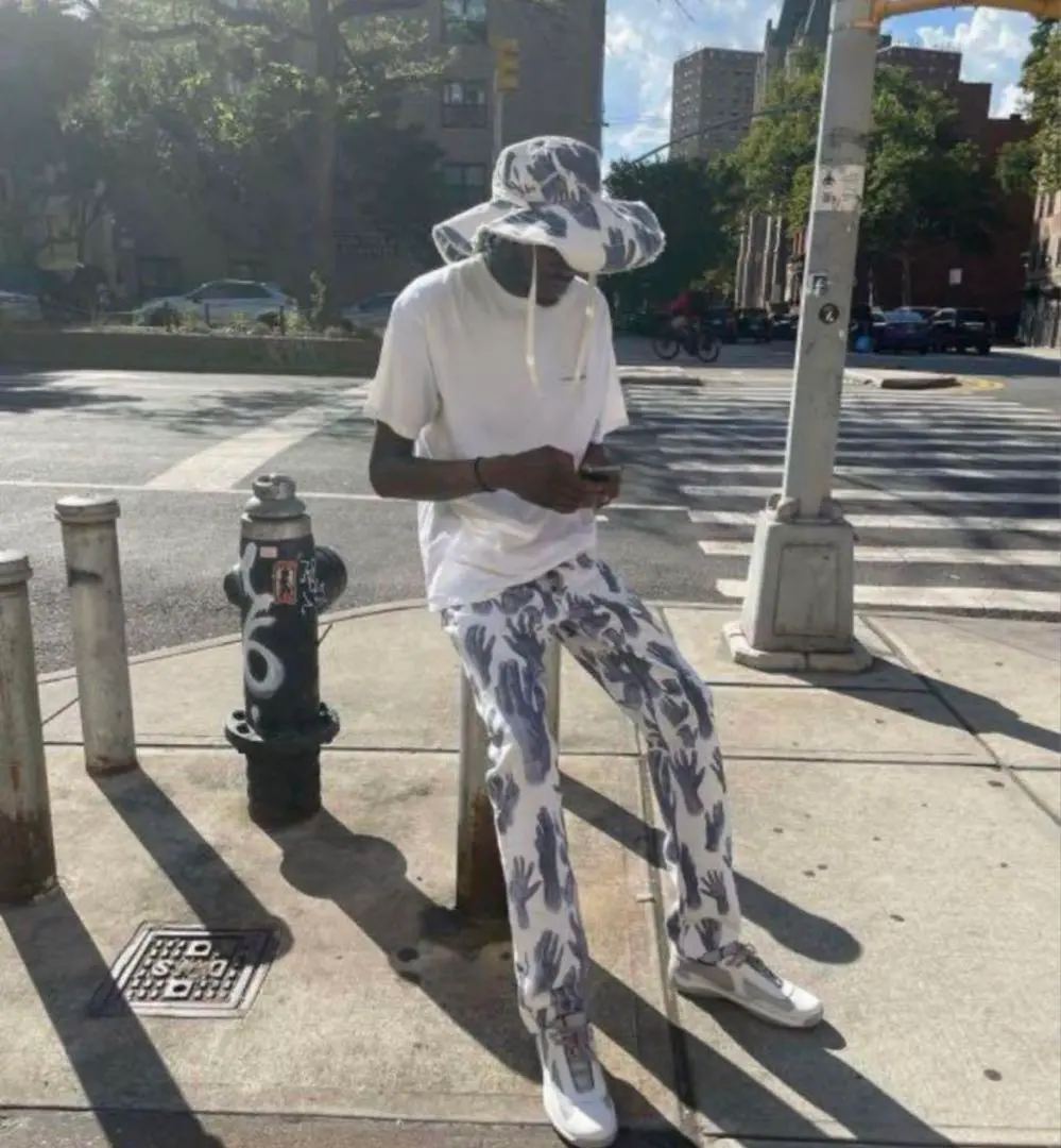 秋の断捨離！DENIM TEARS コットンフラワーハット 秋の断捨離！DENIM TEARS コットンフラワーハット - メルカリ