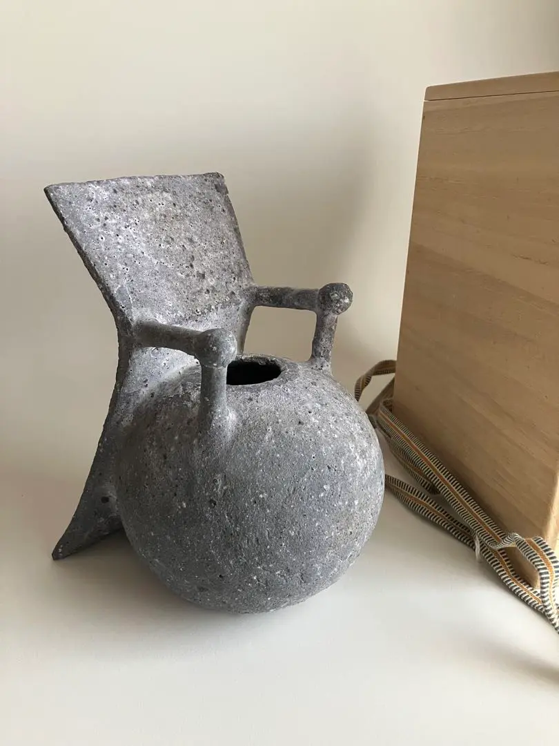 三原研さん　炻器花器　椅子型　花瓶　オブジェ 三原研さん 炻器花器 椅子型 花瓶 オブジェ