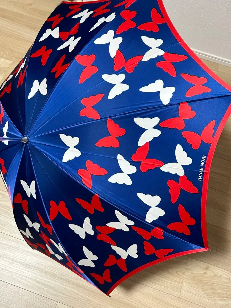 ハナエモリ》新品 日本製 シルク100% 蝶々総柄 晴雨兼用長傘