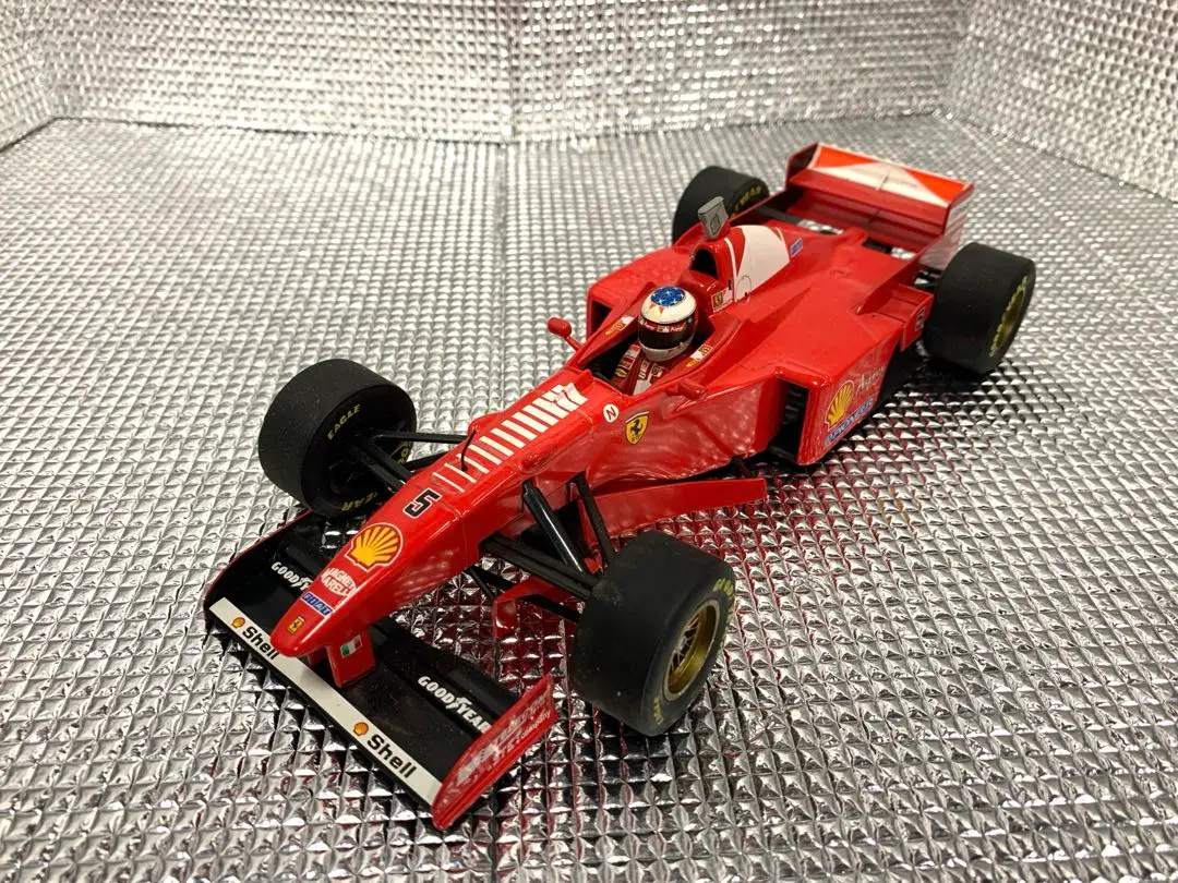 ミハエル・シューマッハ フェラーリ F310B ／ ミニチャンプス 1/43 2 / フェラーリ|1/43スケール【海外並行品】ミニチャンプス 1/43