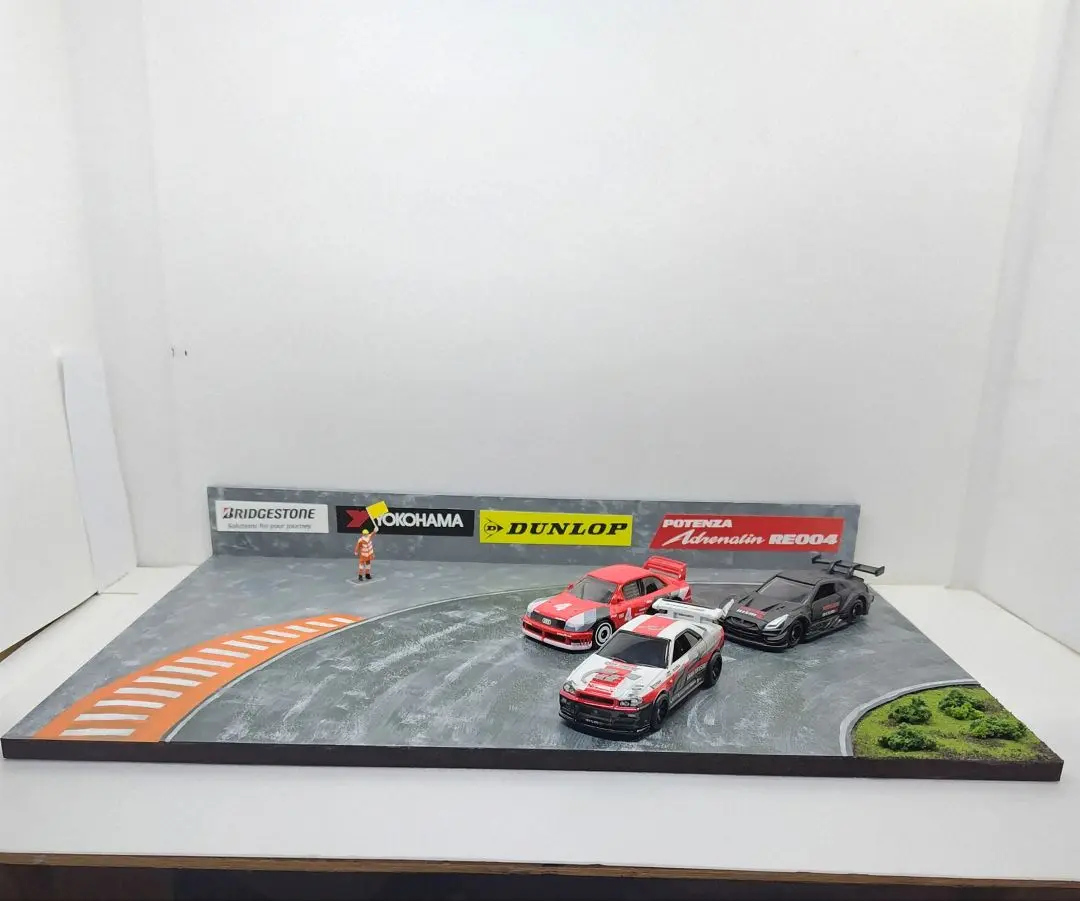 Nismo サーキットコース 1/64ジオラマ　ミニカー用 Nismo サーキットコース 1/64ジオラマ ミニカー用 - メルカリ