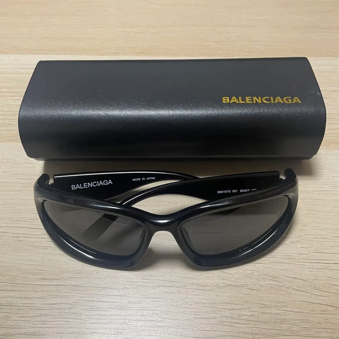 バレンシアガSwiftサングラス 黒 Swift Oval Sunglasses in Black | Balenciaga US