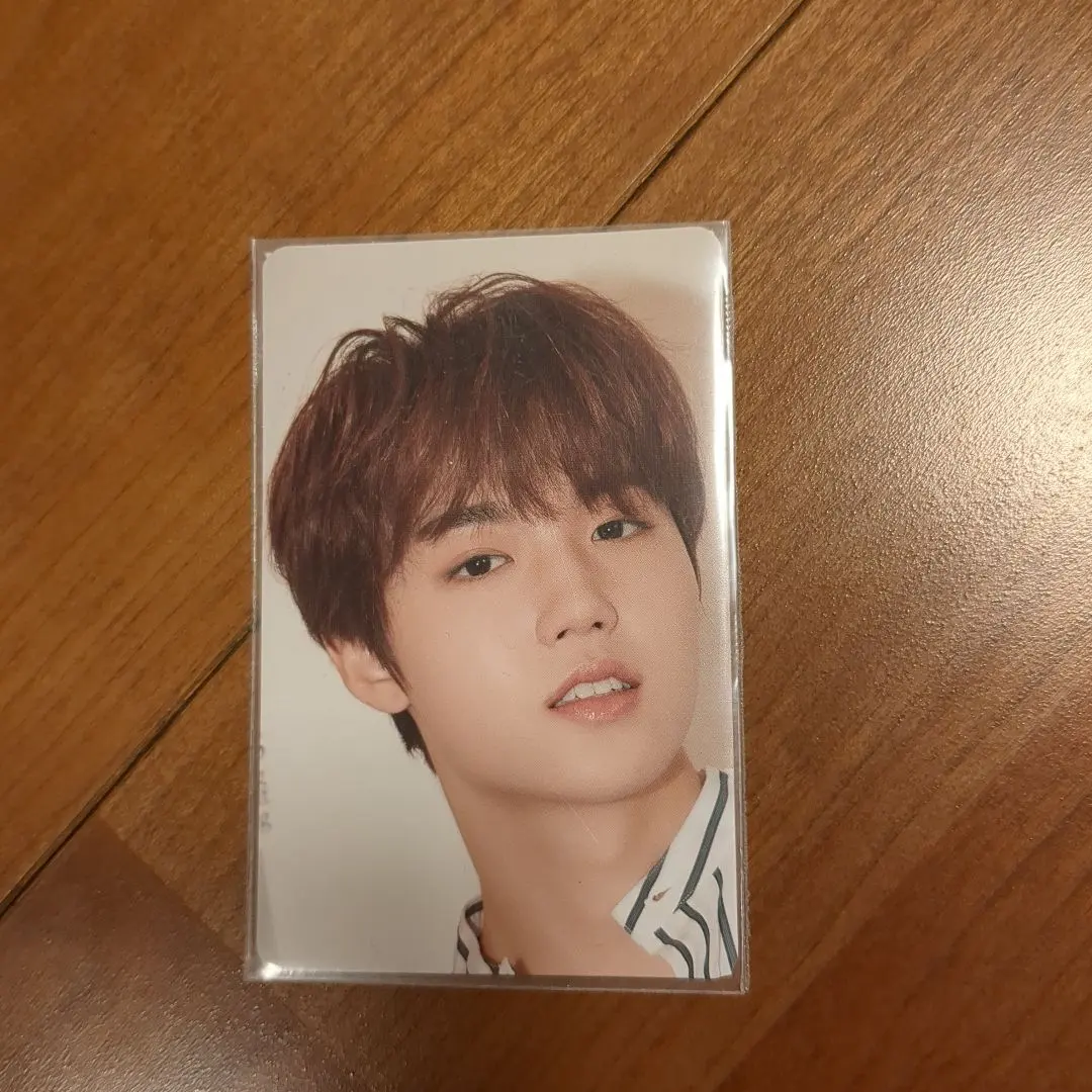 Thumbnail of Treasure Doyoung trading card. Will be deleted in July.