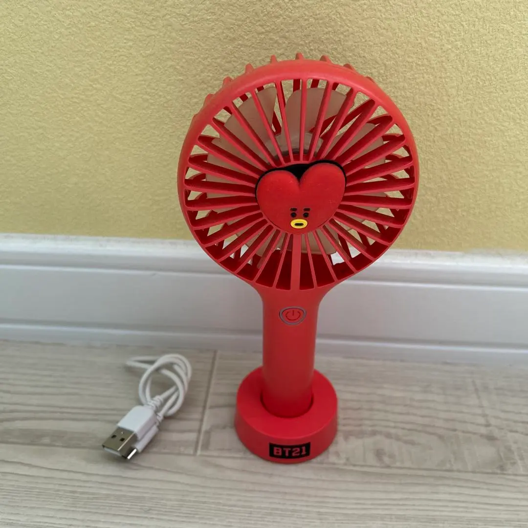 TATAミニ扇風機＆シュガさん、グクシール＆テテの写真 2025年最新BT21 tata 扇風機の人気アイテム - メルカリ